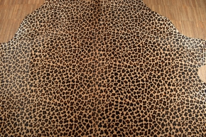 KUHFELL TEPPICH MIT LEOPARDEN PRIND  200 x 190 cm